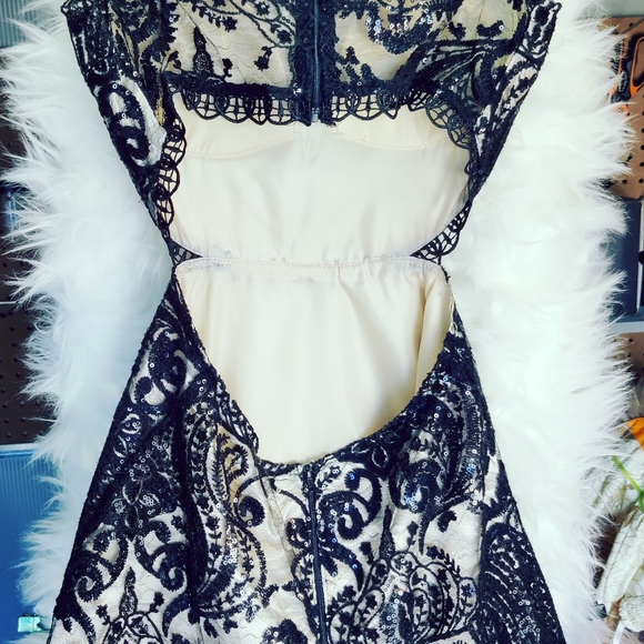 Cut-Out** Low Back** Lace & Sequin Mid Formal Gown *S* - Picture 5 of 17